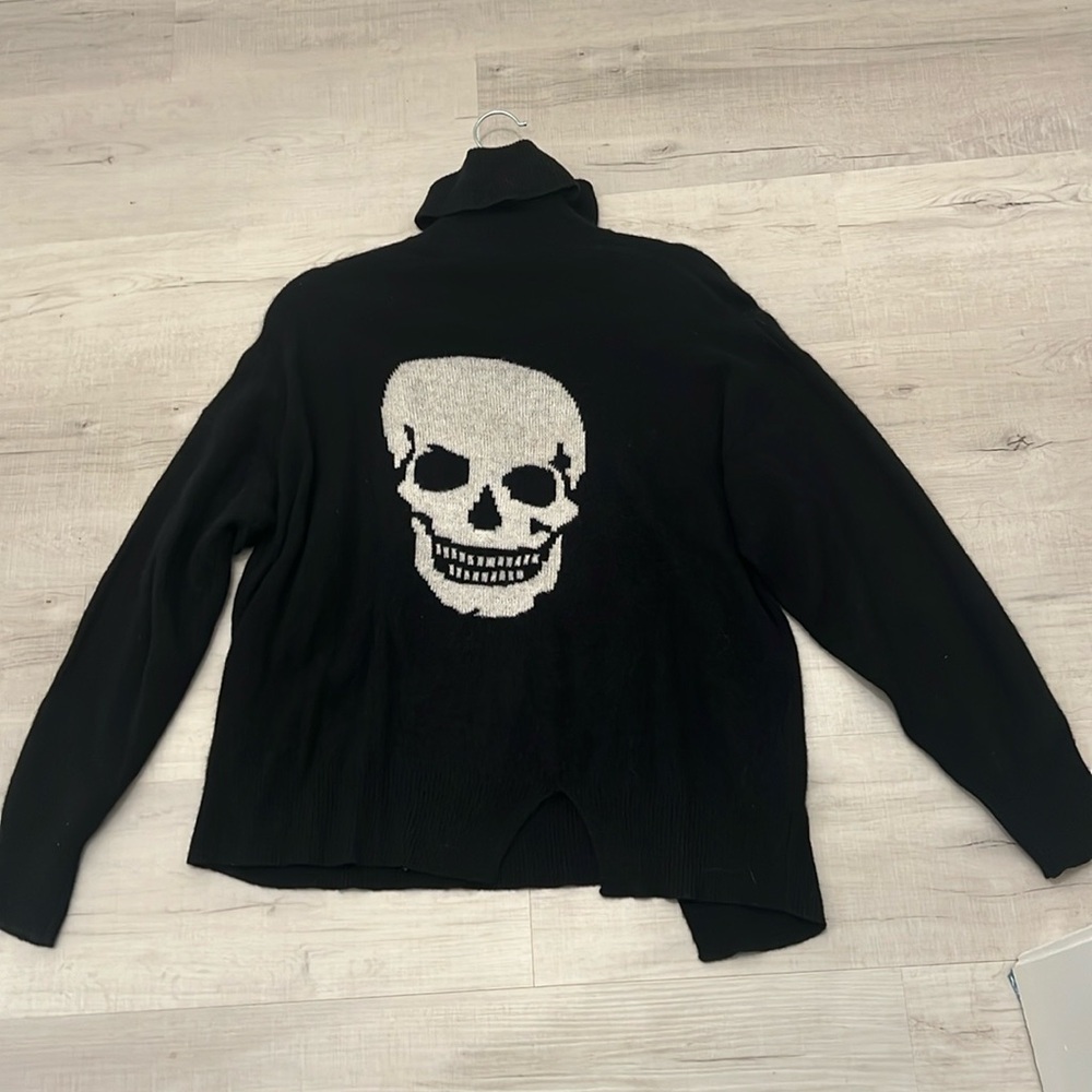 Skull cashmere black turtleneck sweater size small